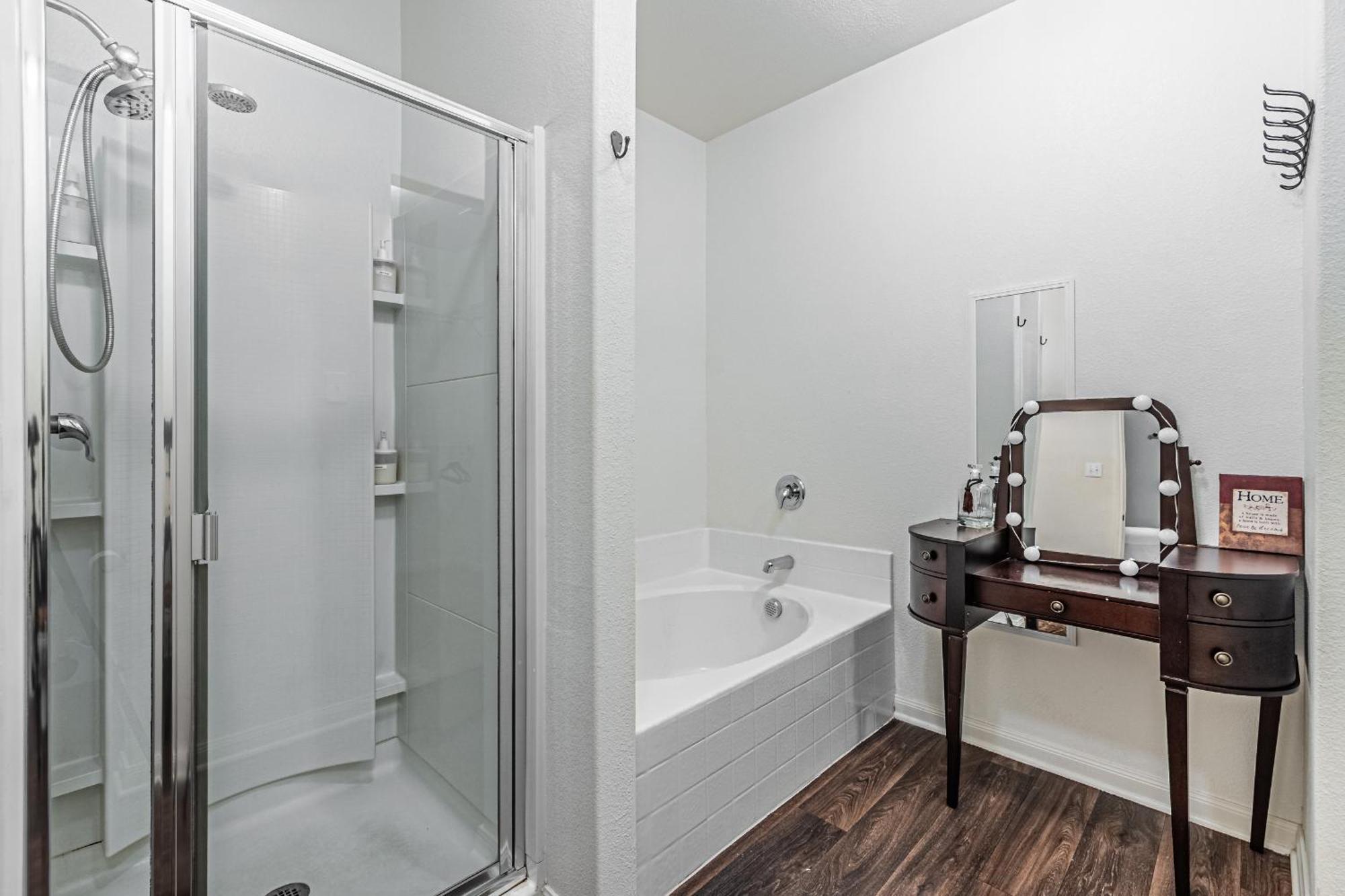 Luxury 5Br Dallas Retreat With Business Amenities - Perfect For Business Travelers, Families & Groups Exterior foto