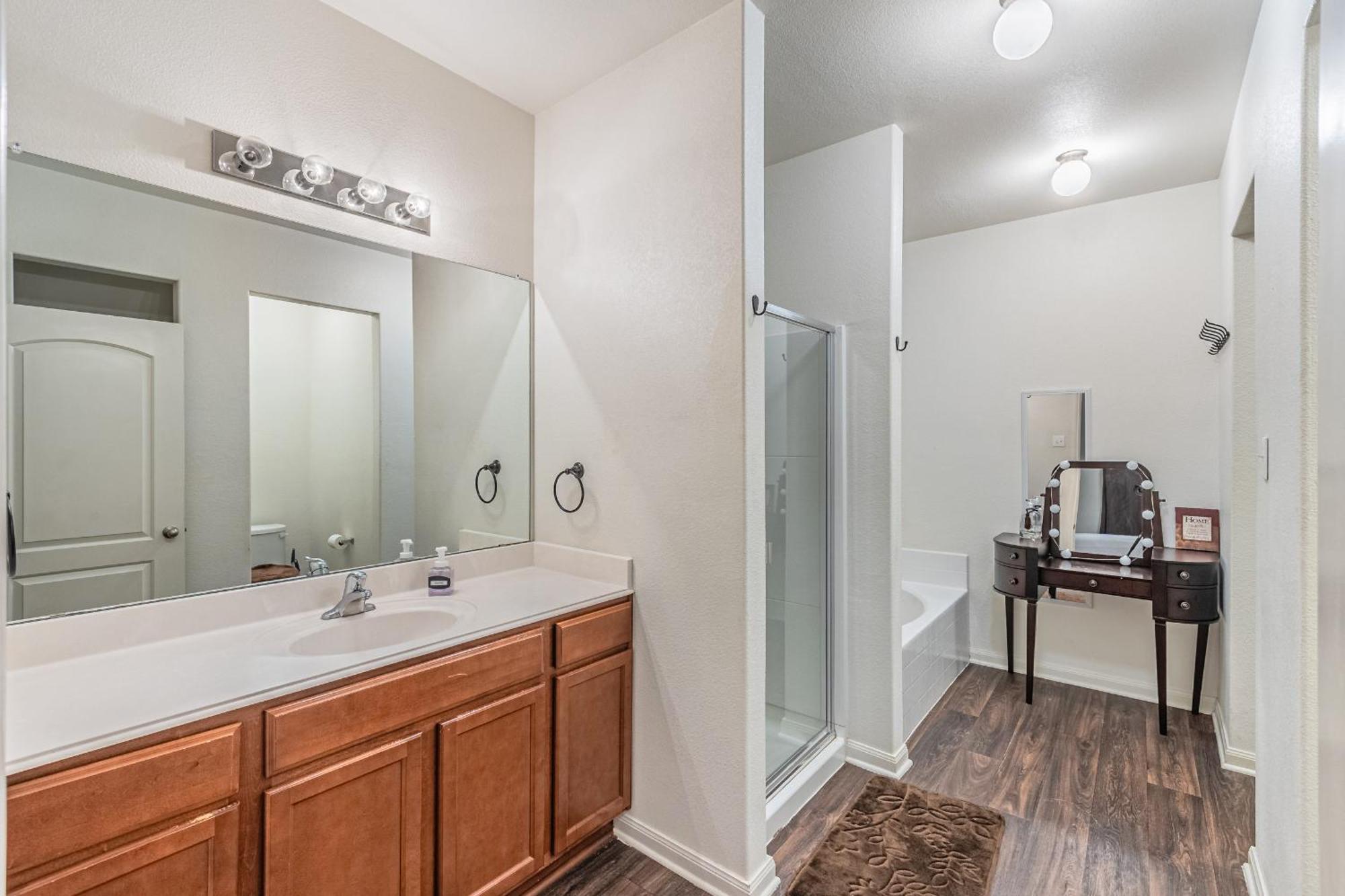 Luxury 5Br Dallas Retreat With Business Amenities - Perfect For Business Travelers, Families & Groups Exterior foto